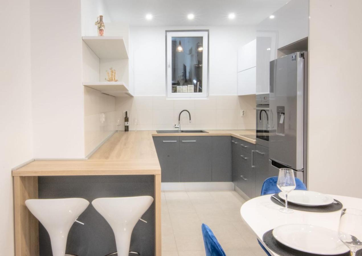 Apartment Cvita Free Beach Parking マカルスカ エクステリア 写真